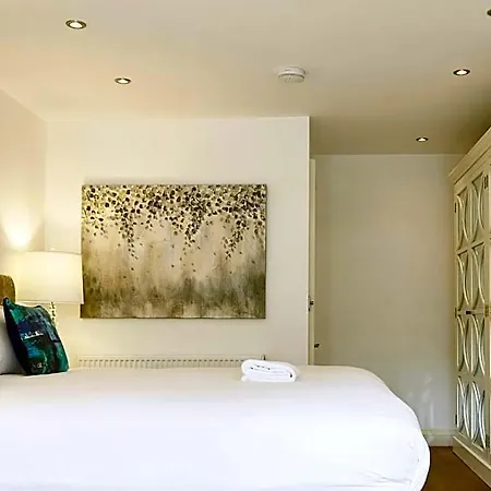 Your Redcliffe Parade - No.1 Hotel Bristol