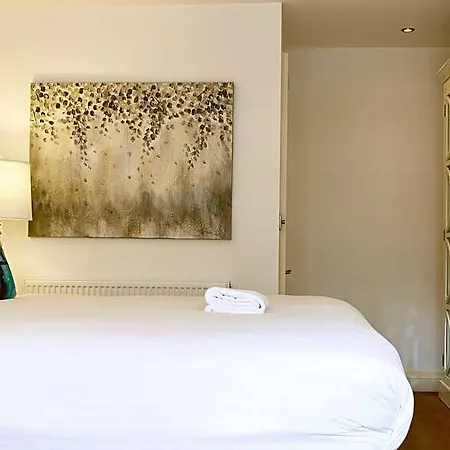 Your Redcliffe Parade - No.1 Hotel